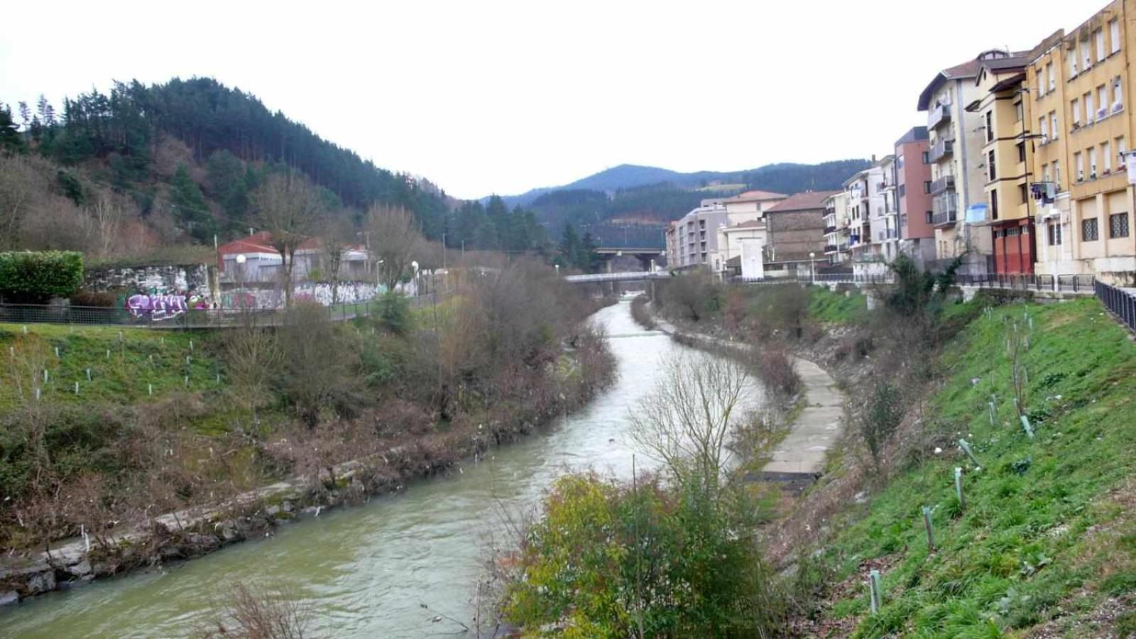 דירות Ugao-Miraballes Piso Rio Nervion 15 Minutos Bilbao מראה חיצוני תמונה