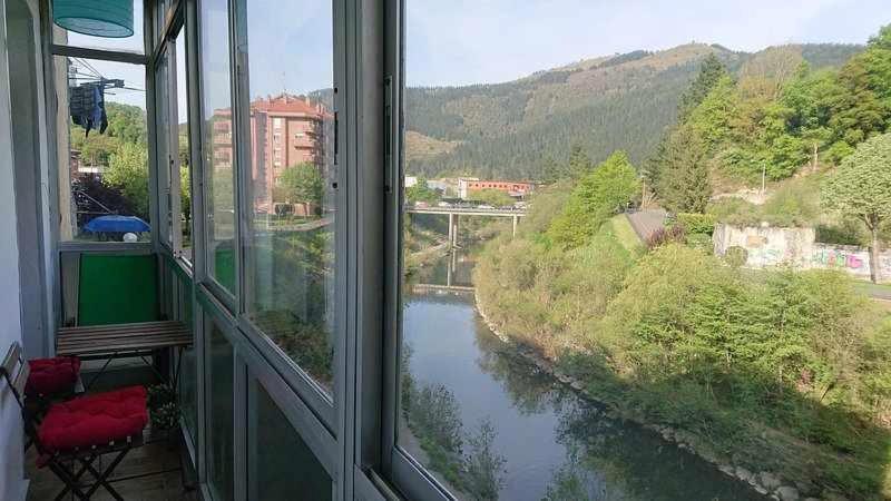 דירות Ugao-Miraballes Piso Rio Nervion 15 Minutos Bilbao מראה חיצוני תמונה